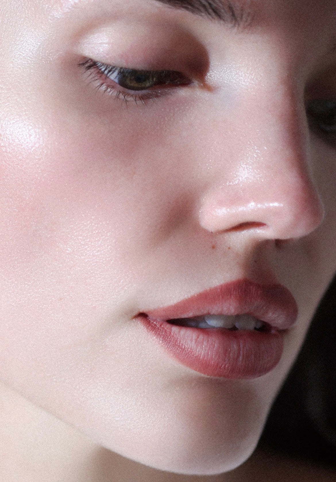 *Pre-order Ân-Define Ceramide Lip Liner